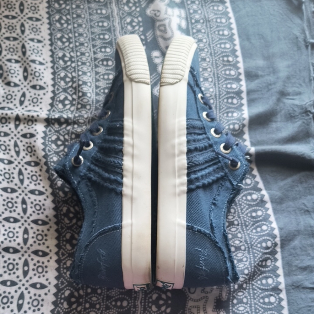 Blowfish Malibu Sneakers - Picture 6 of 7